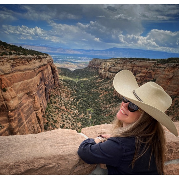 Meet your Posher, Robin - Picture 1 of 1